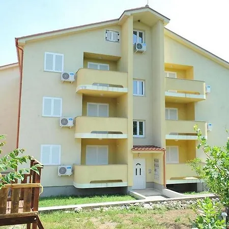 Daire With Parking Spaces Klenovica, Novi Vinodolski - 15987
