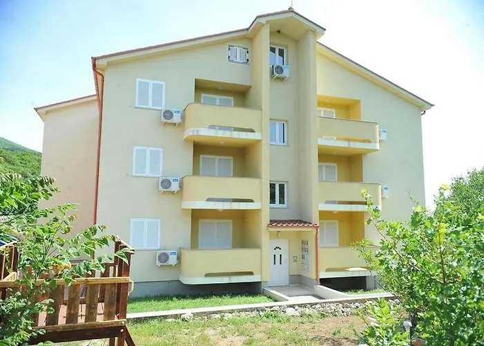 דירה With Parking Spaces Klenovica, Novi Vinodolski - 15987